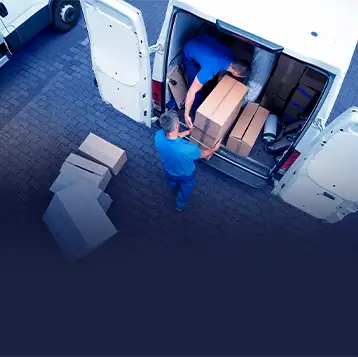 грузчики грузят Газель